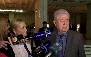 VIDEO. Vladimir Voronin se da in spectacol in fata jurnalistilor: "M-ati zacalibit!"