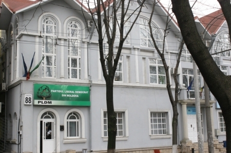 Liberal-democratii, din nou in sedinta la sediul partidului