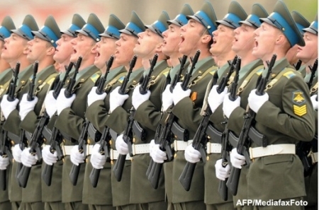 Parada militara la Moscova pentru aniversarea a 68 de ani de la victoria asupra Germaniei naziste