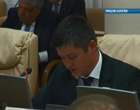Executivul a decis: Vom fi tineri pana la 35 de ani. Leanca s-a tinut de glume
