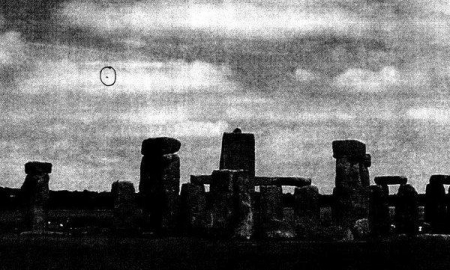 Rapoarte despre OZN-uri, desecretizate. Farfurii zburatoare si fenomene misterioase deasupra Stonhenge