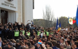 Dosarul 7 aprilie. Un politist a fost condamnat pentru tortura