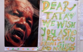 Mandela, in stare grava, a deschis ochii si a zambit cand a auzit de vizita lui Barack Obama