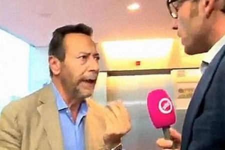 Jurnalist agresat de un europarlamentar. Demnitarul era incomodat de intrebarile reporterului