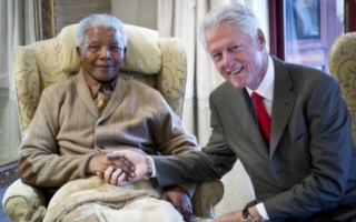 MANDELA DAY: Eroul anti-apartheid implineste azi 95 de ani. Viata sa in imagini