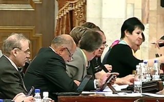 Guvernul a decis: Deputatii vor fi mai exemplari, vor trebui sa respecte un Cod de etica si conduita
