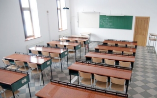 Scolile pasesc cu stangul in noul an de studii: "E o durere, nu avem suficienti profesori"