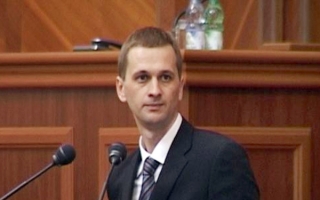 Sturza il ataca pe Dragutanu: El e responsabil de ceea ce s-a intamplat la BEM si la alte banci din tara