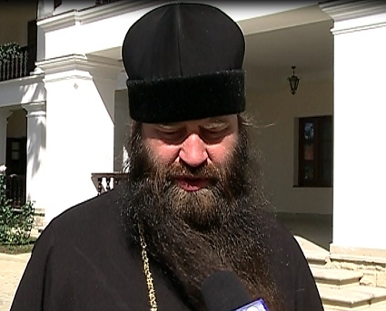 VIDEO. Pregatirile pe ultima suta de metri. Cum va fi intampinat Patriarhul la manastirea Capriana