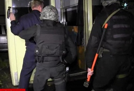 VIDEO. Bodyguarzii care au batut un sofer in trafic, retinuti la o banca din Moscova: Nu sunt oamenii lui Shor