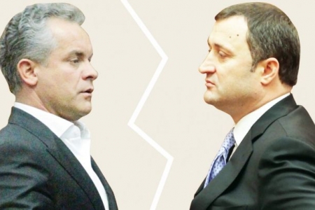 "Mi-a zis NU te baga ca te distrug". Ce discutii ar fi avut Ghimpu cu Filat si Plahotniuc