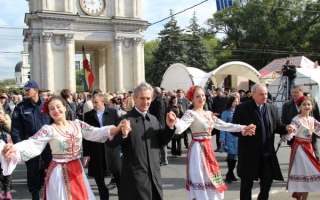 Cum au sarbatorit politicienii Ziua Vinului