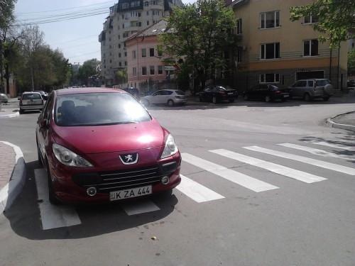 "Autogara trebuie mutata". Chirtoaca, despre parcarile supraetajate si disciplinarea soferilor