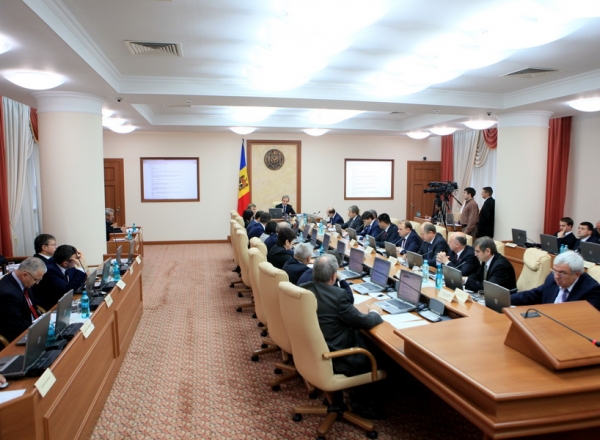 Sedintele guvernului nu vor mai fi publice. Un proiect de lege in acest sens, votat in prima lectura