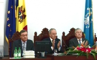 Mircea Snegur si-a lansat memoriile "Labirintul destinului": "Fiecare poate sa se regaseasca"