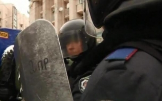 Politia a intervenit in forta asupra protestatarilor din Ucraina: "Suntem loviti pana la sange"