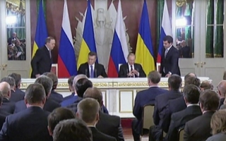 Ucraina sustine ca imprumutul din partea Rusiei va scapa economia tarii de faliment. Ce spune opozitia