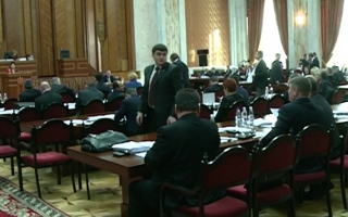 Politica bugetar-fiscala, votata in lectura finala. Comunistii si socialistii au criticat documentul
