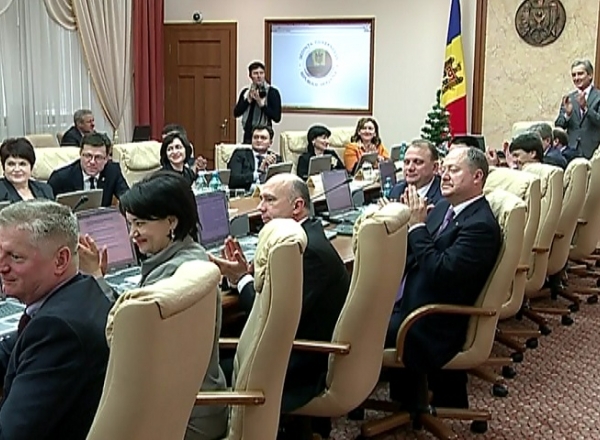 Colindatorii au invadat Guvernul: Niciun ministru nu a scapat de laudele si criticele uratorilor