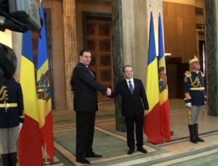 Lupu la Bucuresti: relatii bilaterale de la mic... la mare

 