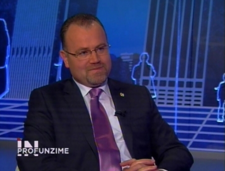 Nume celebre il ajuta pe Godea?
