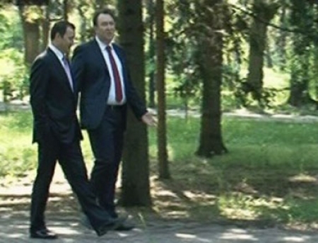 Filat si Tanase, la o plimbare in parc