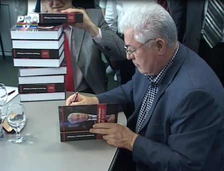 VIDEO. Vladimir Voronin si-a lansat cartea !