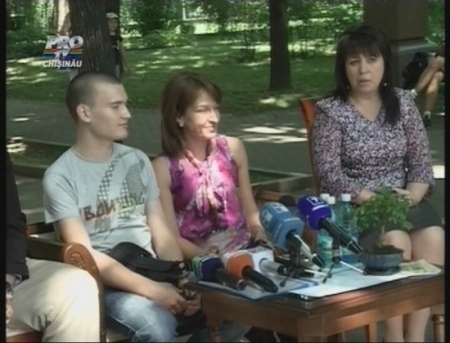 Sotia premierului nu s-ar da in laturi de un sarut de la Vlad Plahotniuc! AFLA de ce