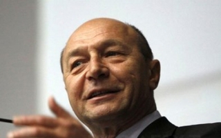 Basescu nemultumit de autoritatile de la Chisinau pentru ca renunta la Istoria Romanilor