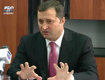 VIDEO. Filat catre colegii din AIE : Reveniti cu picioarele pe pamant!