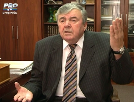 VIDEO. Mircea Snegur despre AIE: Sa nu stea cu piciorul in prag si sa-si vada lungul nasului