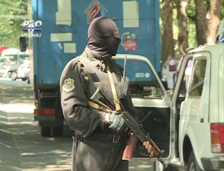 VIDEO. Securitate MAXIMA! Steagul lui Stefan cel Mare a ajuns in Chisinau