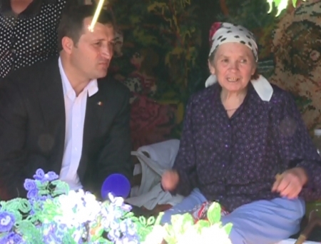 VIDEO. Filat, dojenit de o batrana: Covorul va fi gata cand va fi ales presedintele!