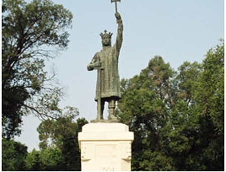 Depunere de flori la monumentul lui Stefan cel Mare si pe Aleea Clasicilor. VIDEO