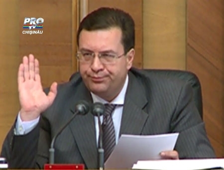 VIDEO. Elevul exemplar Marian Lupu: Am absolvit scoala cu diploma rosie, DEVORAM cartile