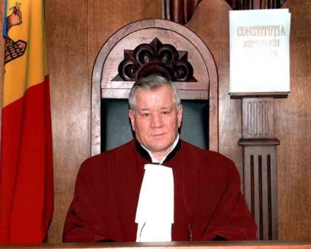 Victor Puscas vrea "capul" lui Pulbere: Presedintele Curtii Constitutionale face politica