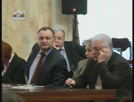 "Negociem, dar cu cateva conditii". Care sunt cerintele inaintate de comunisti