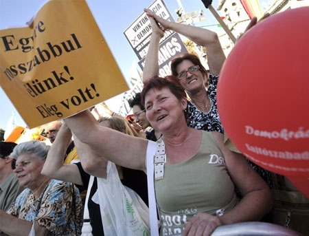 PROTESTE in Ungaria. 50.000 de oameni au manifestat la Budapesta impotriva politicii de austeritate