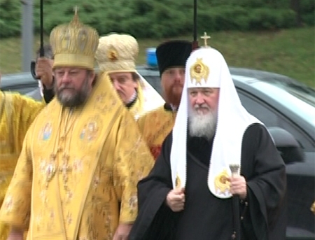 "E o binecuvantare pentru noi". Sute de crestini au venit la Sfanta Liturghie a Patriarhului Kiril. VIDEO
