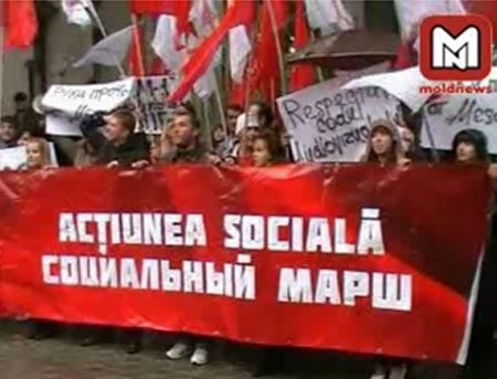VIDEO. PROTEST la Teleradio Moldova: Jos cenzura liberala!
