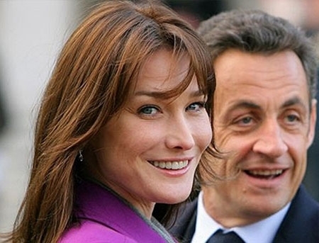 Sotia presedintelui francez Nicolas Sarkozy, Carla Bruni-Sarkozy, a nascut o fetita
