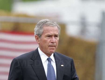 PROTEST in Canada. Manifestantii au cerut ARESTAREA lui George Bush