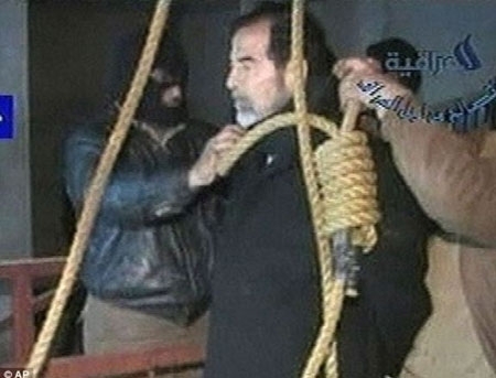 GALERIE FOTO: Cum au sfarsit dictatorii ultimului secol