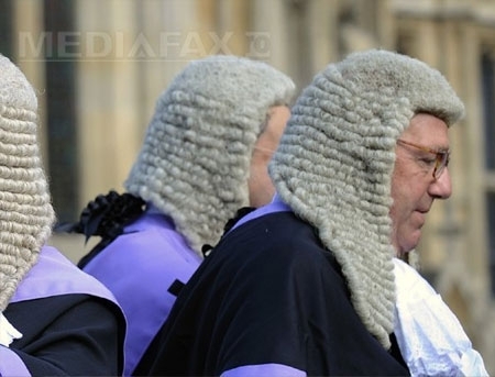 Translatorii de romana, printre cei mai solicitati de tribunalele britanice