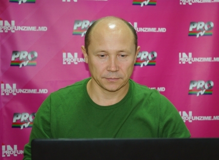 Live text chat cu VALERIU STRELET