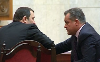 S-a ales presedintele? Filat si Plahotniuc au semnat un ACORD SECRET cu Dodon cu 2 zile inainte de PLECAREA din PCRM