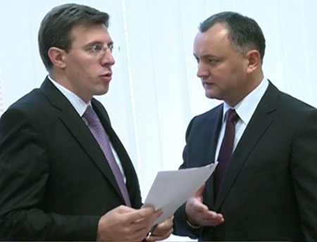 Chirtoaca sugereaza ca Dodon a plecat DE OCHII LUMII! Ori s-a inteles cu PCRM, ori cu cineva din AIE