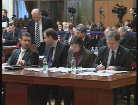 ZAZANIE in parlament. Rectificarea bugetului pentru 2011 a starnit neintelegeri intre deputati