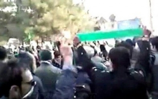 Londra avertizeaza ca atacul de la ambasada britanica din Teheran va avea consecinte grave