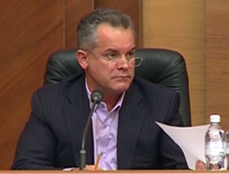 VIDEO. FAZA ZILEI in Parlament. Vlad Plahotniuc nu-si cunoaste colegul? 
